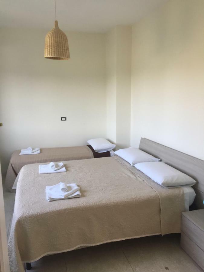Bed&Breakfast Riccio&Lella Fiumicino Ngoại thất bức ảnh
